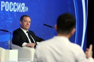 Medvedev amenință cu un atac nuclear asupra capitalelor europene dacă se trimit trupe în Ucraina