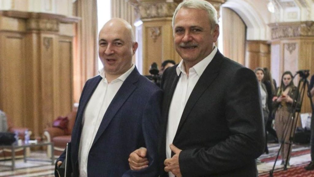 800 de foști parlamentari primesc pensie specială. Oamenii de rând nu pot cuprinde cu mintea sumele care le intră impostorilor în conturi – 60m.ro