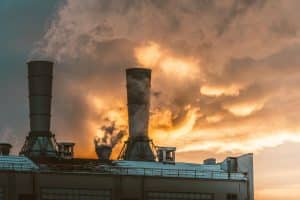 Băncile mondiale continuă să finanțeze industria combustibililor fosili cu aproximativ 7 trilioane de dolari, în ciuda Acordului de la Paris