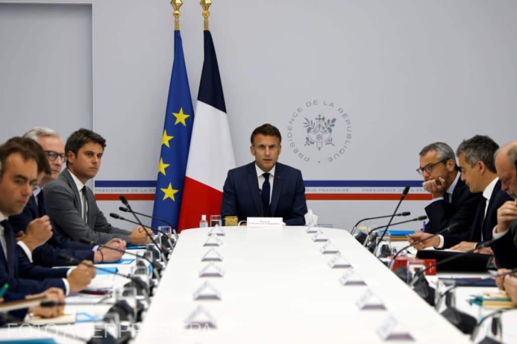 Franța acuză Azerbaidjanul că a susținut violențele din Noua Caledonie. Starea de urgență a fost impusă