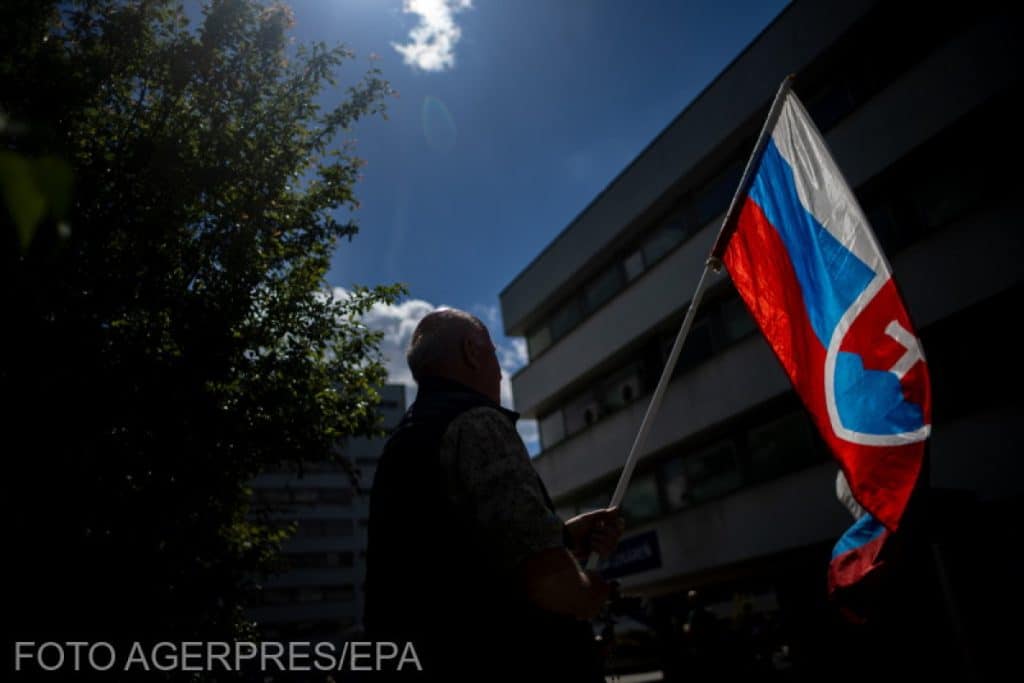 ”I-a servit unt pe pâine lui Putin acest atentat din Slovacia” spune Chirieac. Detaliul care schimbă ipotezele din Europa