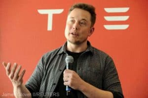 Elon Musk a sosit în Bali pentru lansarea planificată a Starlink