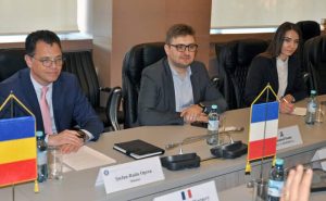 Şeful Romarm a plecat în Serbia cu avionul, dar şi-a trimis dinainte şoferul cu maşina de serviciu 600 km să-l aştepte la aeroport – 60m.ro