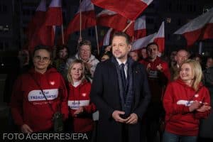 Primarul de stânga din Varșovia a interzis crucile creștine în clădirile publice. Elon Musk: Ce rușinos!