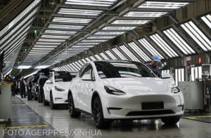 Tesla recheamă în service peste 120.000 de vehicule. Defecțiune la sistemul de avertizare a centurilor de siguranță