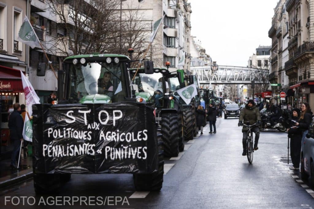 Revoltă înainte de alegerile europarlamentare. Agricultorii francezi și spanioli au blocat drumurile / Video