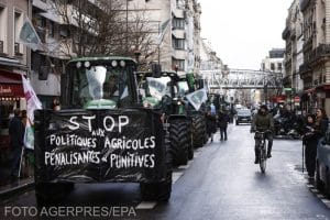 Revoltă înainte de alegerile europarlamentare. Agricultorii francezi și spanioli au blocat drumurile / Video