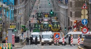 Fermierii au luat, din nou, cu asalt Bruxelles-ul. Sute de tractoare în capitala UE / video