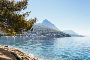 Un cunoscut prezentator britanic a dispărut pe insula Symi din Grecia şi este căutat de două zile