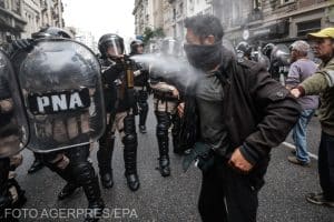 Revoltele au izbucnit la Buenos Aires din cauza reformelor președintelui Javier Milei