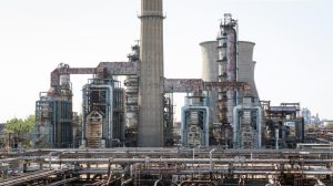 Au tras tot prin foc și sabie! Rafinăria Arpechim Piteşti va fi demolată în următorii ani – 60m.ro