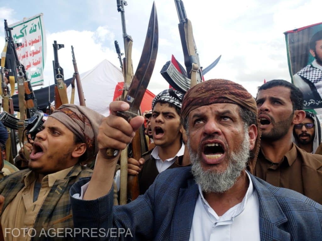 Două baze ale rebelilor houthi în Yemen au fost ”distruse” de către Washington