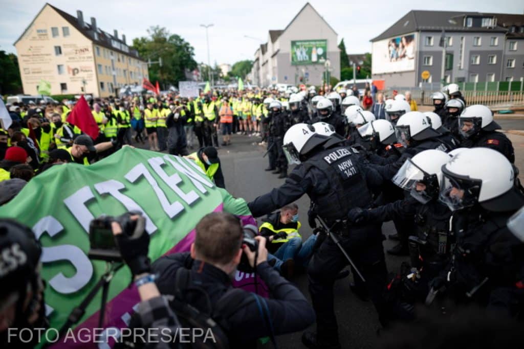 Protest în Germania, înaintea Congresului AfD. Poliția, atacată de demonstranți