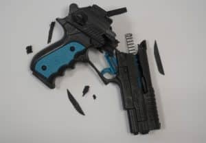 Un tânăr de 13 ani, ucis de polițiștii americani după ce a îndreptat spre ei un pistol airsoft