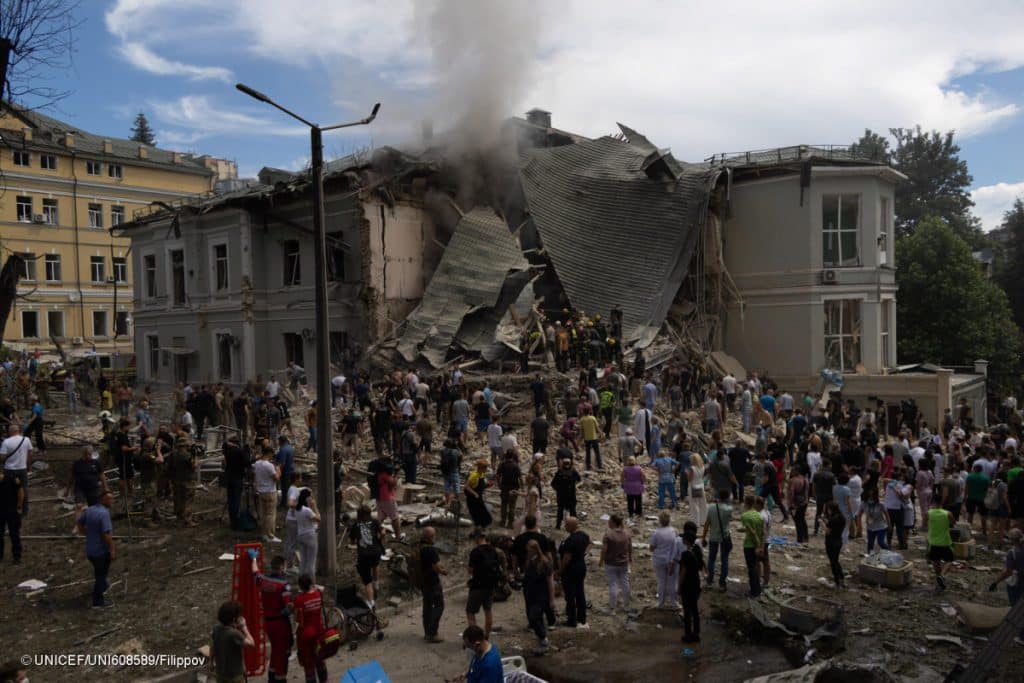 Director UNICEF, după atacurile aeriene mortale din Ucraina asupra unui spital de copii: Sunt consternată