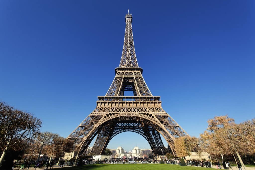 Taxiuri zburătoare la Paris. Se va instala un heliport pe Sena