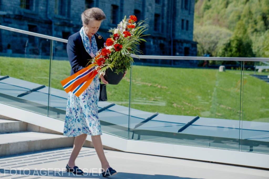 Prima apariţie publică a prinţesei Anne după externare – Video în articol