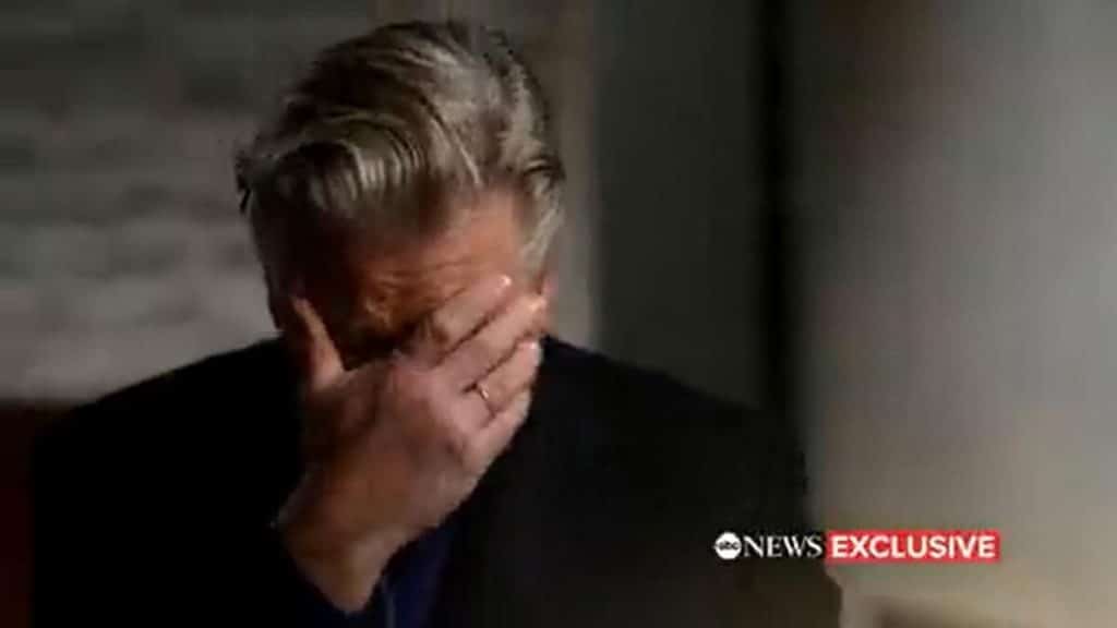 Judecătorul a decis anularea procesului lui Alec Baldwin, acuzat de omor pe platoul de filmare. A izbucnit în plâns