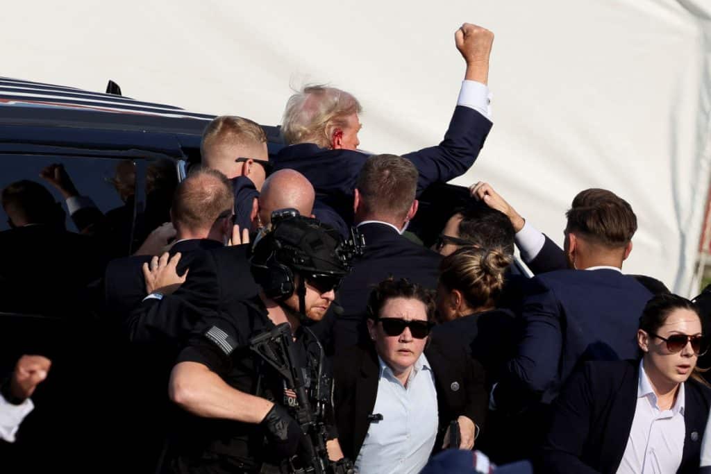 Au apărut tatuajele cu tentativa de asasinare a lui Trump. Foto în articol