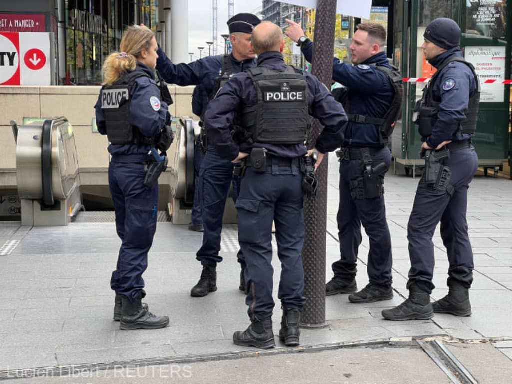Atac cu cuțitul într-o gară din Paris. Un militar a fost rănit