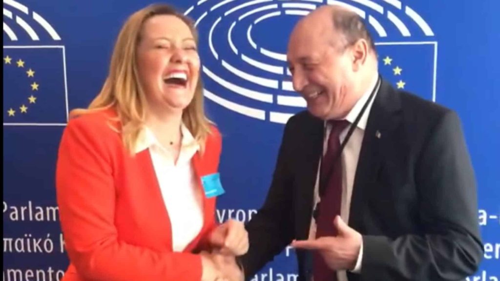 Băsescu susține doar blondele la prezidențiale! De la Elena Udrea la Elena Lasconi – 60m.ro