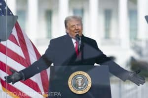 Familia Trump a donat bani pentru Kamala Harris în perioada 2011-2014. Ce sumă a donat fostul președinte viitoarei sale contracandidate: „A fost o investiție înțeleaptă”