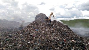 România, în vizorul Comisiei Europene din cauza gropilor de gunoi ilegale – 60m.ro