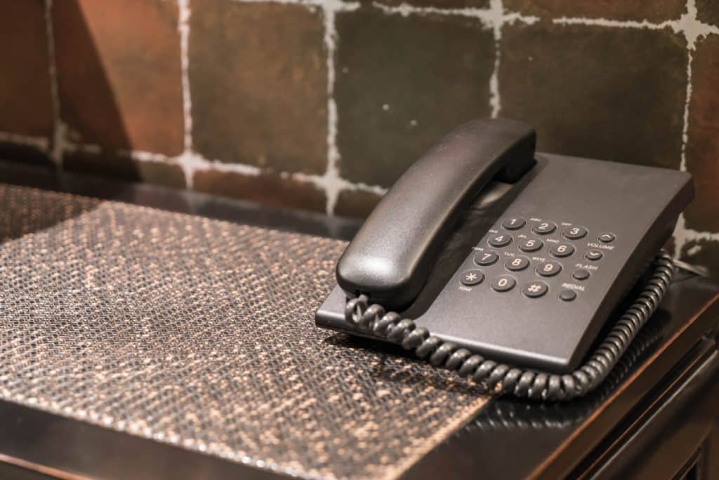 Au fost vandalizate instalații de telecomunicații din Franța. Serviciile de telefonie fixă, afectate