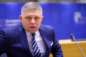 Robert Fico ameninţă că va opri livrările de motorină către Ucraina, dacă nu e restabilit tranzitul petrolului rusesc