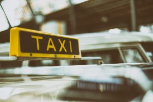 Lucrurile la care trebuie să fie atenți românii atunci când se află în vacanță în Grecia și se plimbă cu taxiul