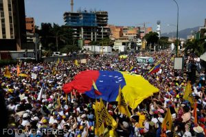 Venezuela este zguduită de proteste și de incertitudine politică după realegerea președintelui Maduro
