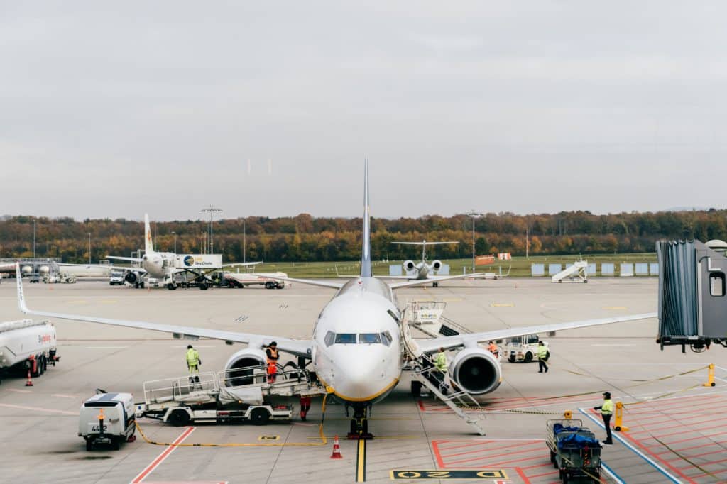 Traficul pe patru aeroporturi din Germania, perturbat de activiștii pentru climă