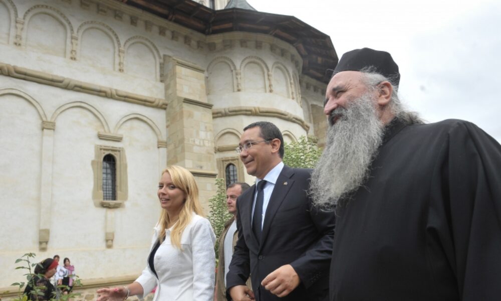Ciolacu, pe urmele lui Ponta. Plimbări pe la mănăstiri cu Paul Stănescu – 60m.ro