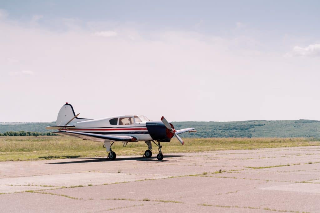Patronul care şi-a vândut avionul privat pentru a face faţă problemelor financiare
