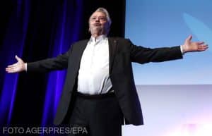 Dorința lui Alain Delon de a fi înmormântat alături de câinele său nu va fi respectată. Loubo nu va fi eutanasiat – Video