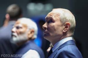 Vladimir Putin, surprins în timp ce săruta Coranul, în Cecenia / video viral