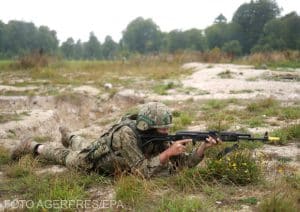 Ucraina a distrus un feribot rusesc și a lovit mai multe baze aeriene, dar are parte de presiuni în regiunea Donețk