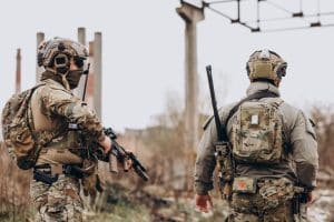 Rușii își blindează mașinile militare cu bucăți de cauciuc, pentru a nu fi distruse de dronele ucrainene / video viral