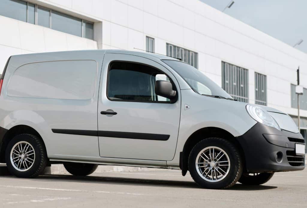 Motoare electrice pentru taxiuri, dube de livrare sau autobuze vechi. Ce vehicule sunt eligibile