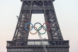 Primarul Parisului a stârnit o dispută cu planul său de a păstra logoul Jocurilor Olimpice pe Turnul Eiffel