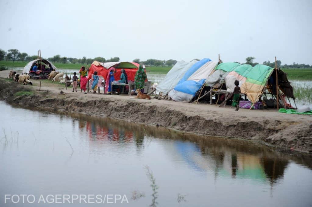 Ploile și inundațiile musonice au devastat Pakistanul. Cel puțin 320 de persoane au murit – FOTO