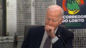 Joe Biden a adormit în direct la televizor la summitul din Africa într-un alt moment jenant