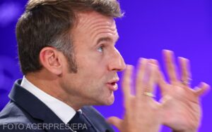 Președintele francez Macron o susține pe Elena Lasconi: Ești singura…