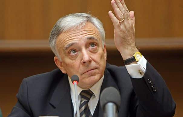 Isărescu, considerat de români la fel de vinovat pentru prețurile mari și creditele scumpe – 60m.ro