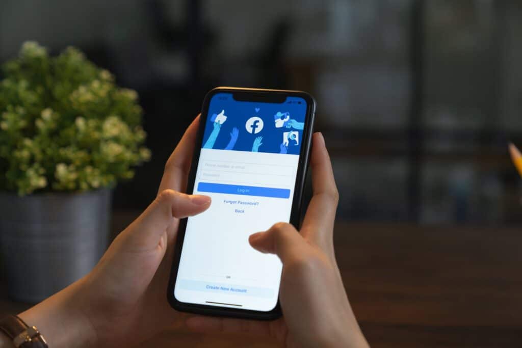 Presa palestiniană, acces restricționat la Facebook, în timpul războiului din Gaza