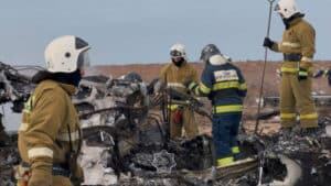 Tragedia de Crăciun ar fi din vina Rusiei. Avionul din Kazahstan, doborât pe modelul Malaysia Airlines și al avionului lui Kaczyński