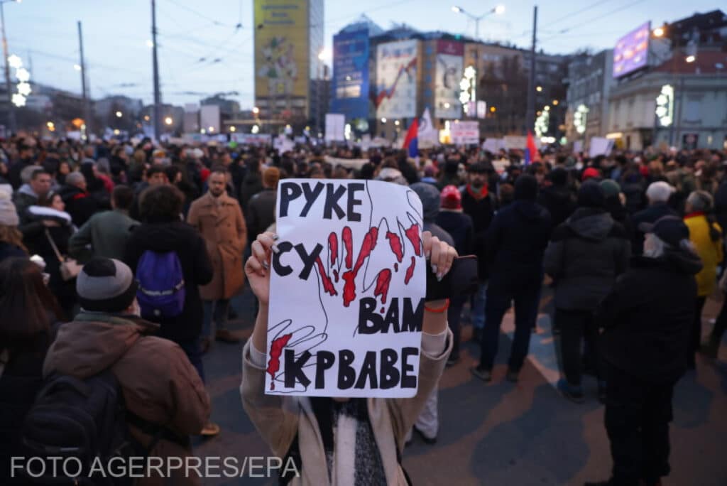 Protestele continuă în Serbia. Mii de studenți cer dreptate pentru accidentul din Novi Sad