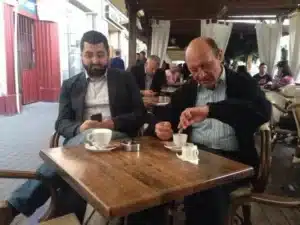 Fostul purtător de cuvânt al lui Băsescu îi numește ”analfabeți” pe membrii AUR și românii care protestează în stradă – 60m.ro