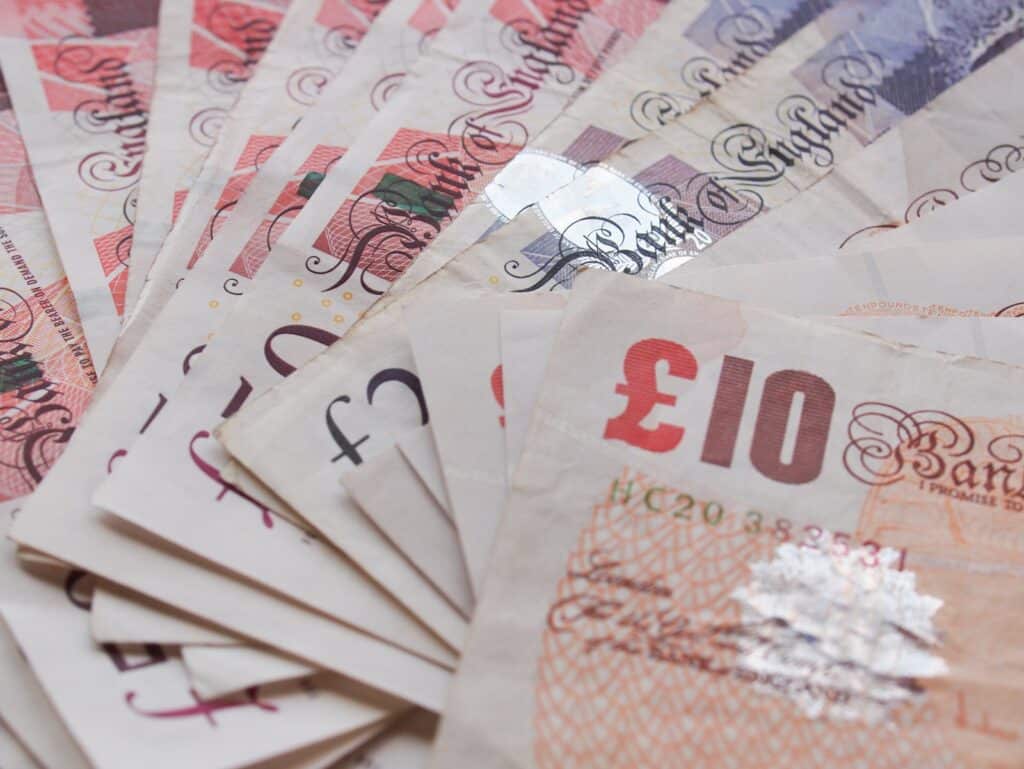 Ce se întâmplă cu lira sterlină, decizia luată de Marea Britanie