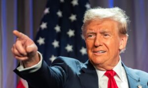 Trump promite o nouă eră de prosperitate americană, în faţa usţinătorilor la Capital One Arena